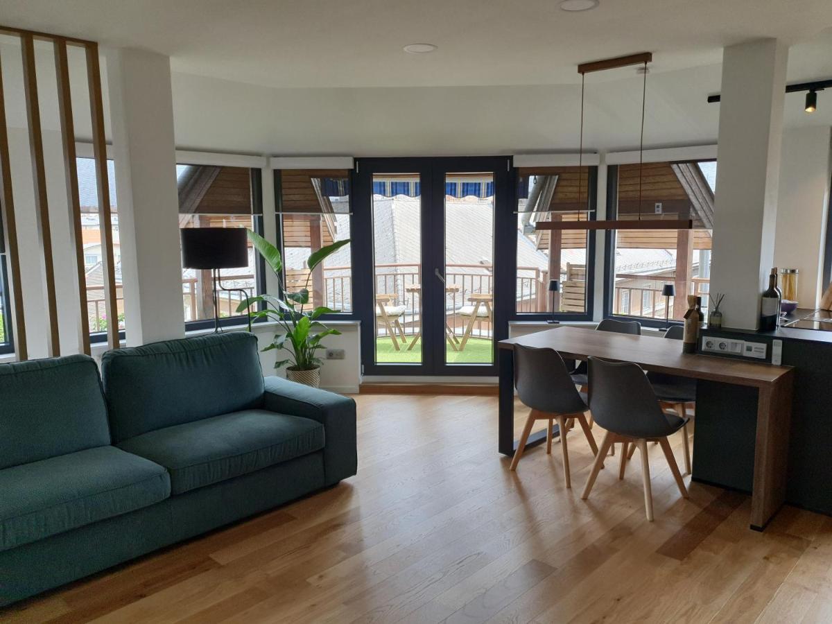 Modern Top Floor Loft With Balcony Budapest Exteriör bild