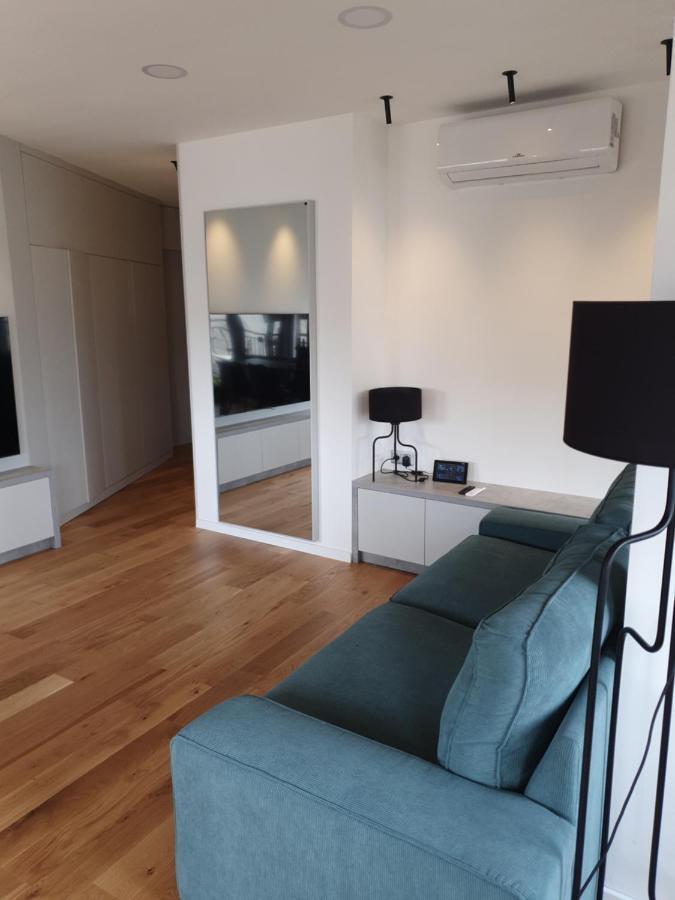 Modern Top Floor Loft With Balcony Budapest Exteriör bild