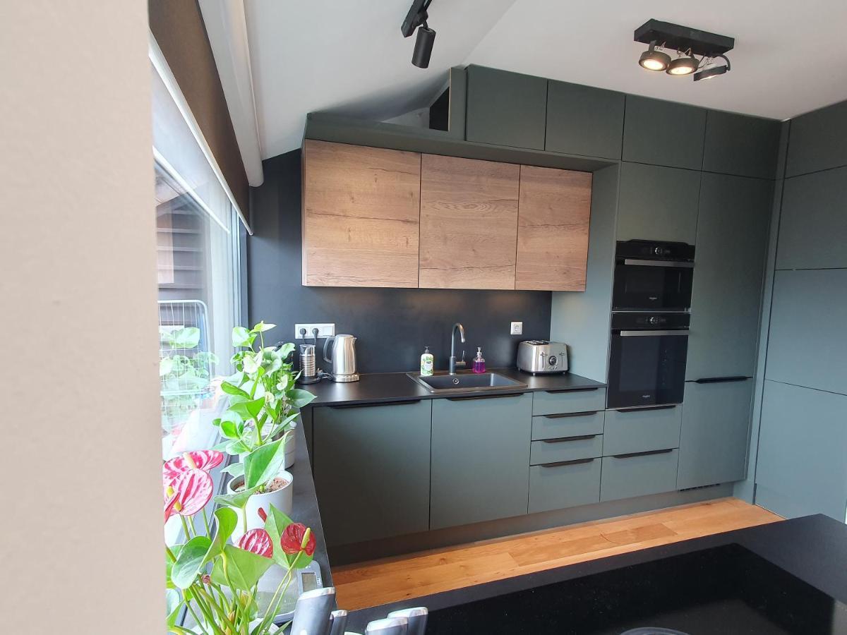 Modern Top Floor Loft With Balcony Budapest Exteriör bild