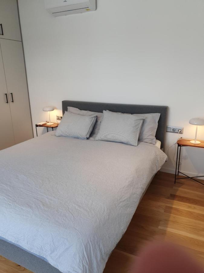 Modern Top Floor Loft With Balcony Budapest Exteriör bild