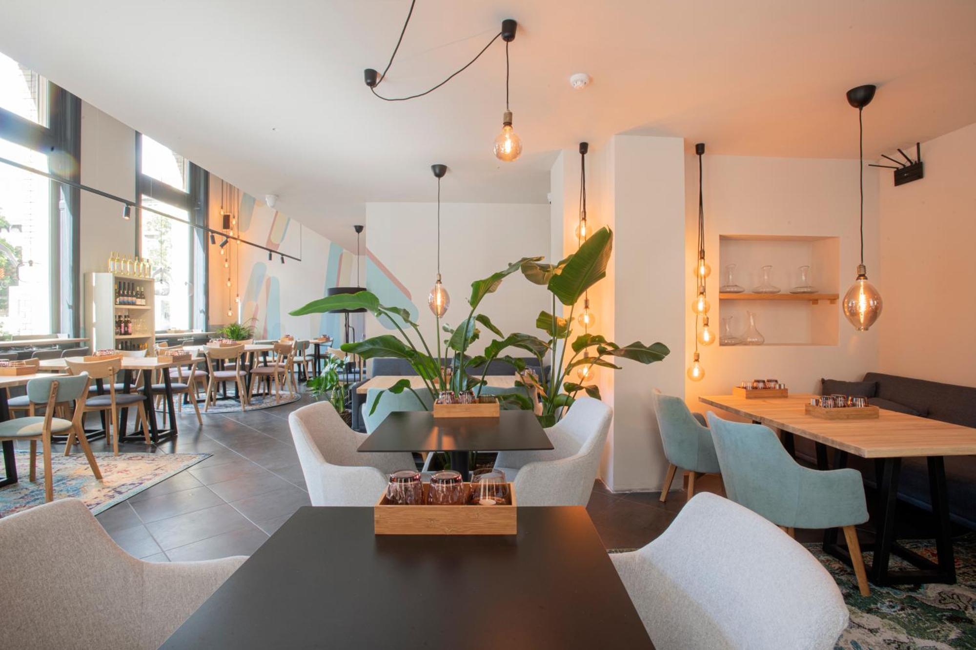 Modern Top Floor Loft With Balcony Budapest Exteriör bild