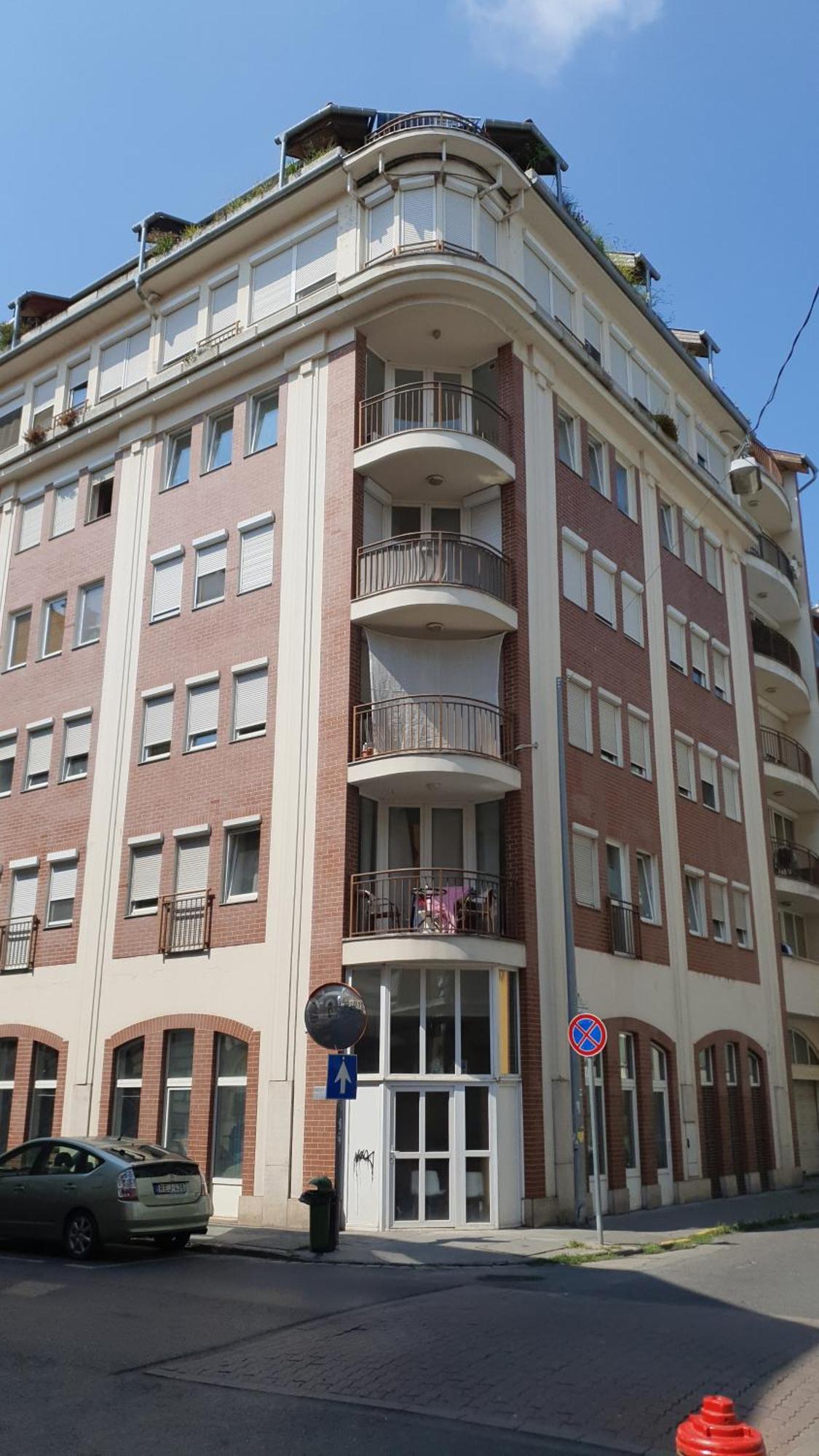 Modern Top Floor Loft With Balcony Budapest Exteriör bild